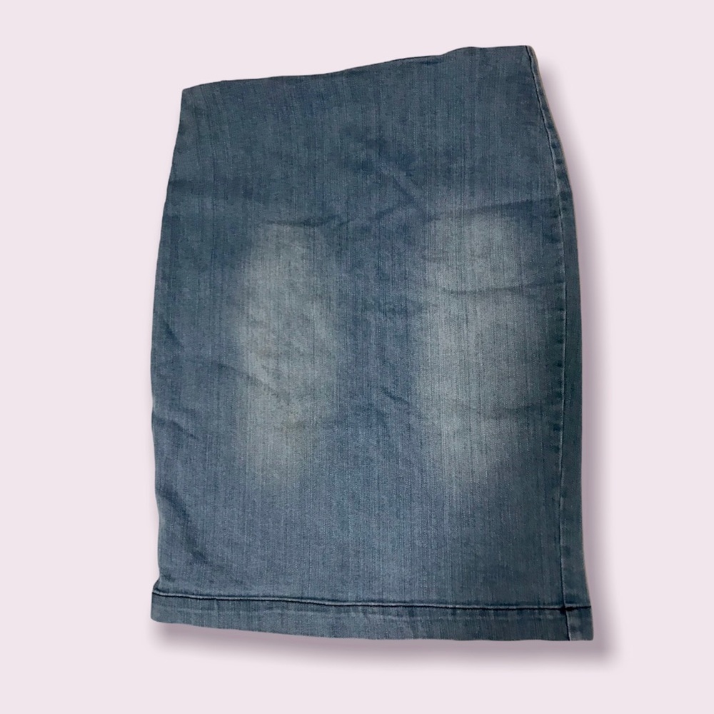 🌟SALE 2/$10.00‼️ NEW LAVIVA Women’s Blue Denim Pencil Jean Skirt size 8